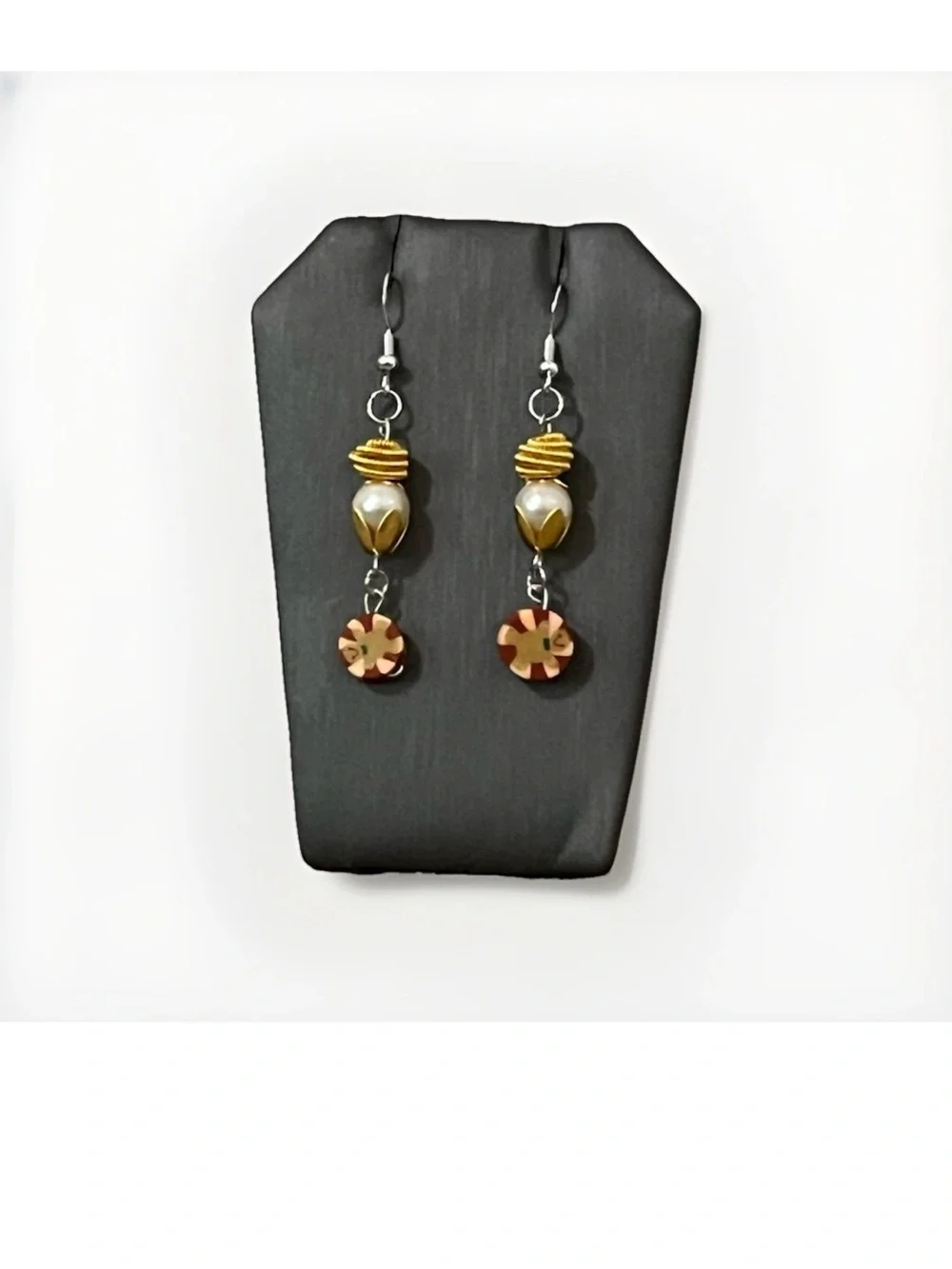 Handmade Candy Peppermint Beaded Dangle Earrings Gold Tone Faux Pearl Christmas